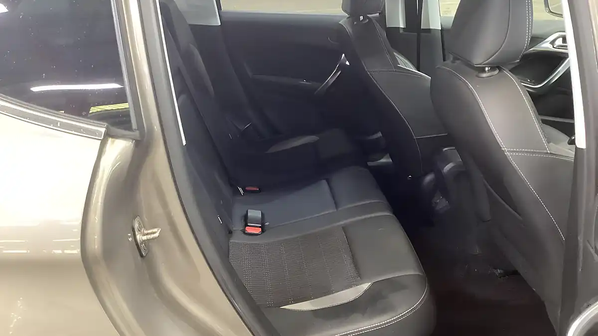 Used 2015 Peugeot 2008 Allure Grey - Interior and Exterior details 7