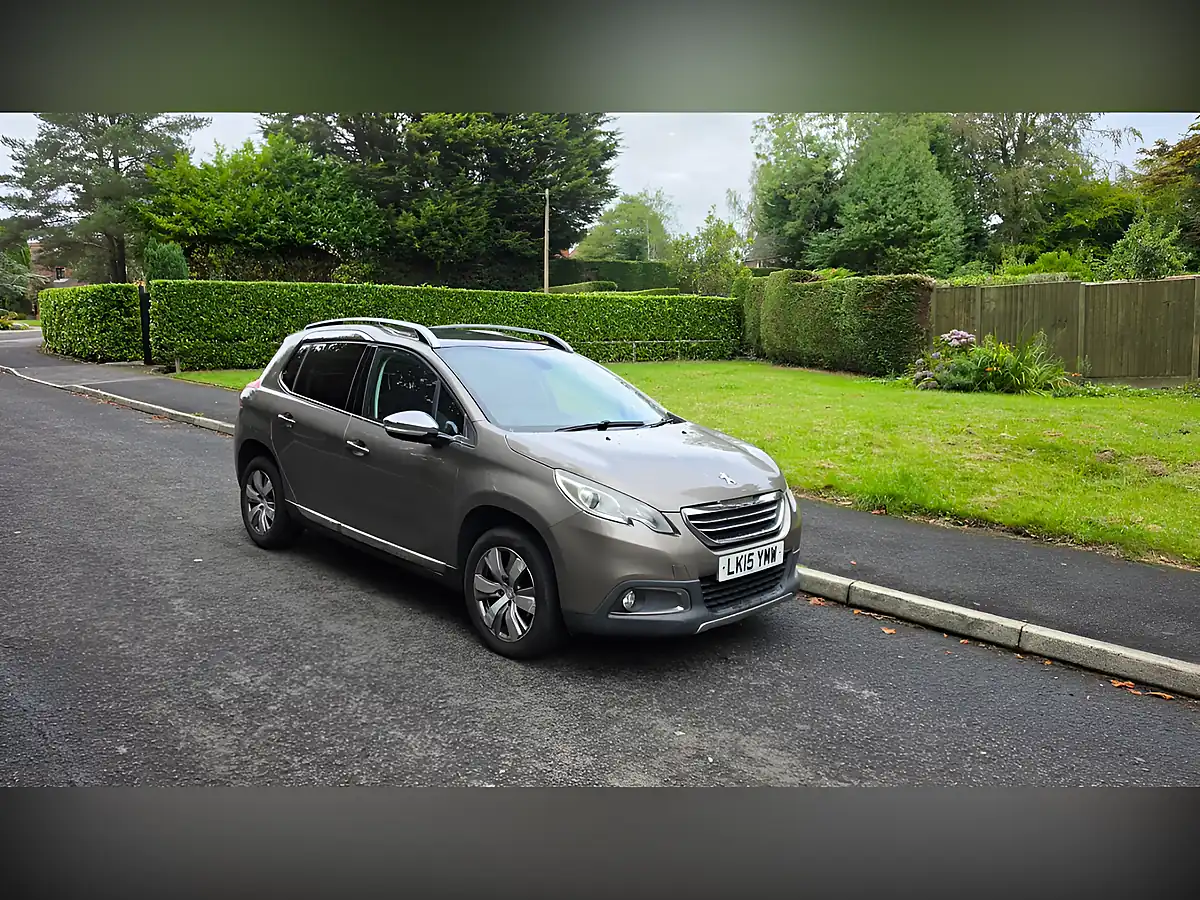 Used 2015 Peugeot 2008 Allure Grey - Front View