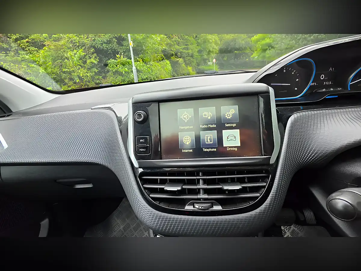 Used 2015 Peugeot 2008 Allure Grey - Interior and Exterior details 11