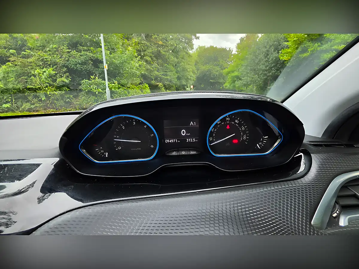 Used 2015 Peugeot 2008 Allure Grey - Interior and Exterior details 13