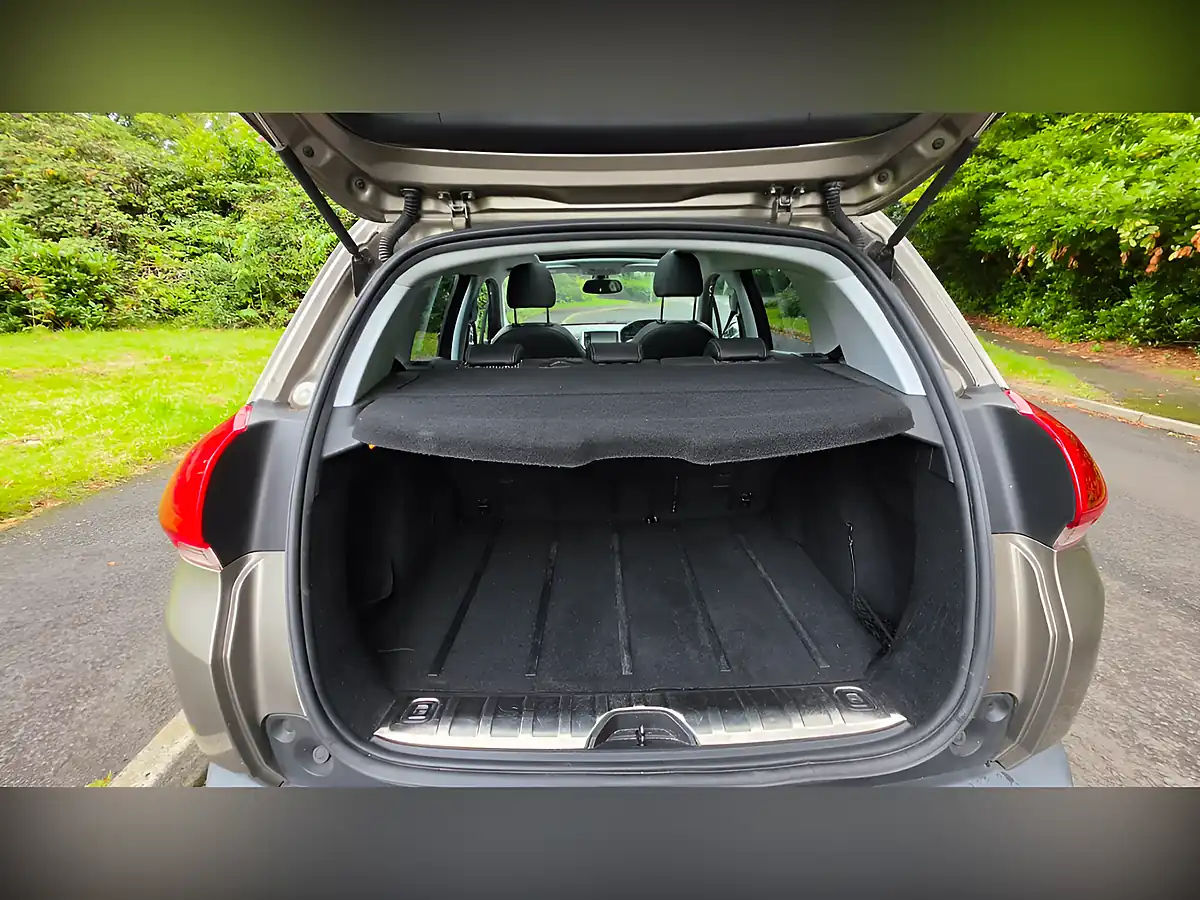 Used 2015 Peugeot 2008 Allure Grey - Interior and Exterior details 18