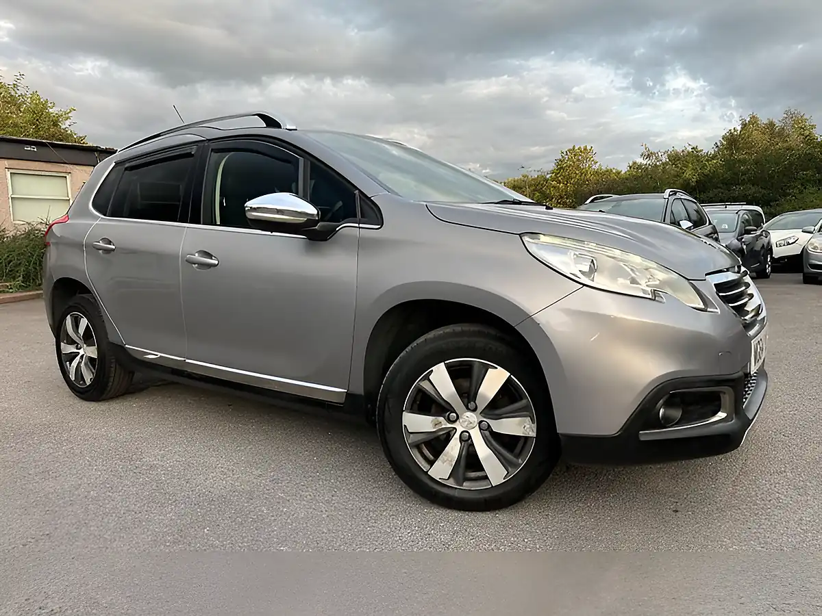 Used 2015 Peugeot 2008 Allure Grey - Front View