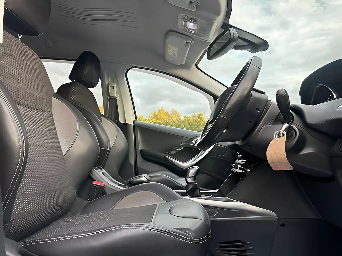Used 2015 Peugeot 2008 Allure Grey - Interior and Exterior details 14