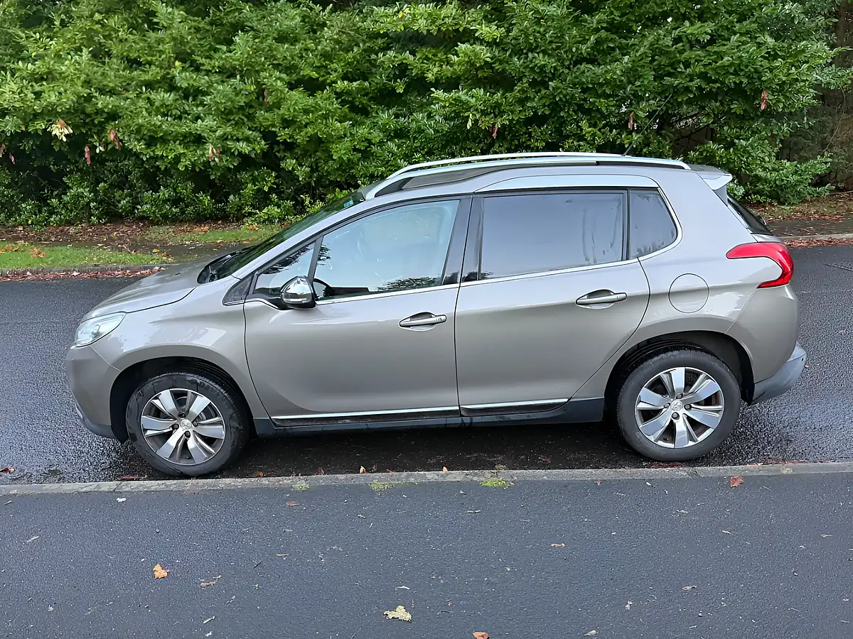 Used 2015 Peugeot 2008 Allure Grey - Interior and Exterior details 6