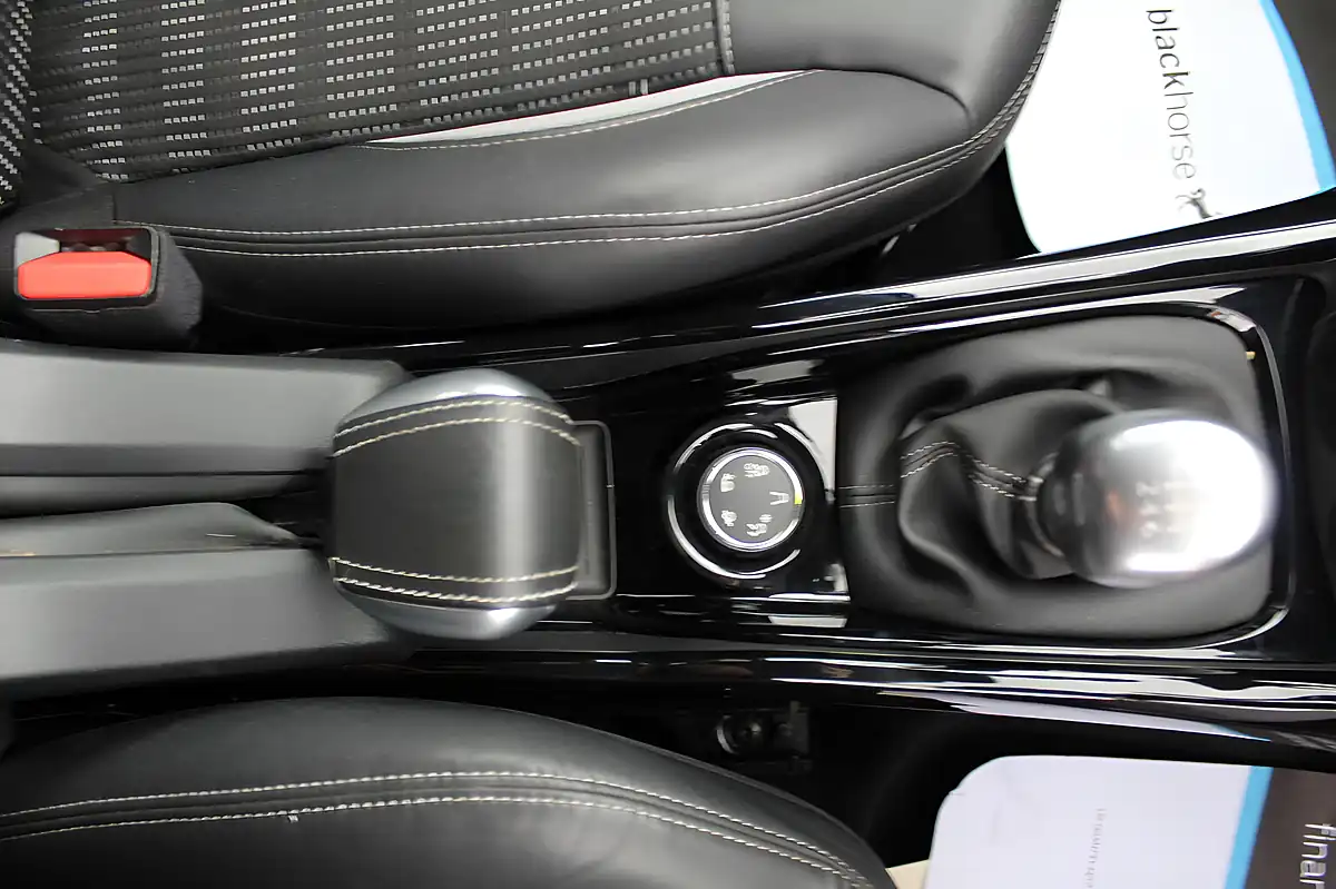 Used 2015 Peugeot 2008 Allure Grey - Interior and Exterior details 11