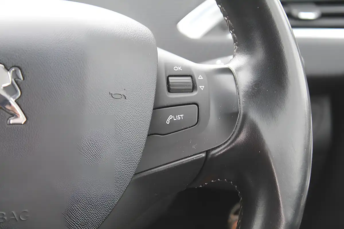 Used 2015 Peugeot 2008 Allure Grey - Interior and Exterior details 13