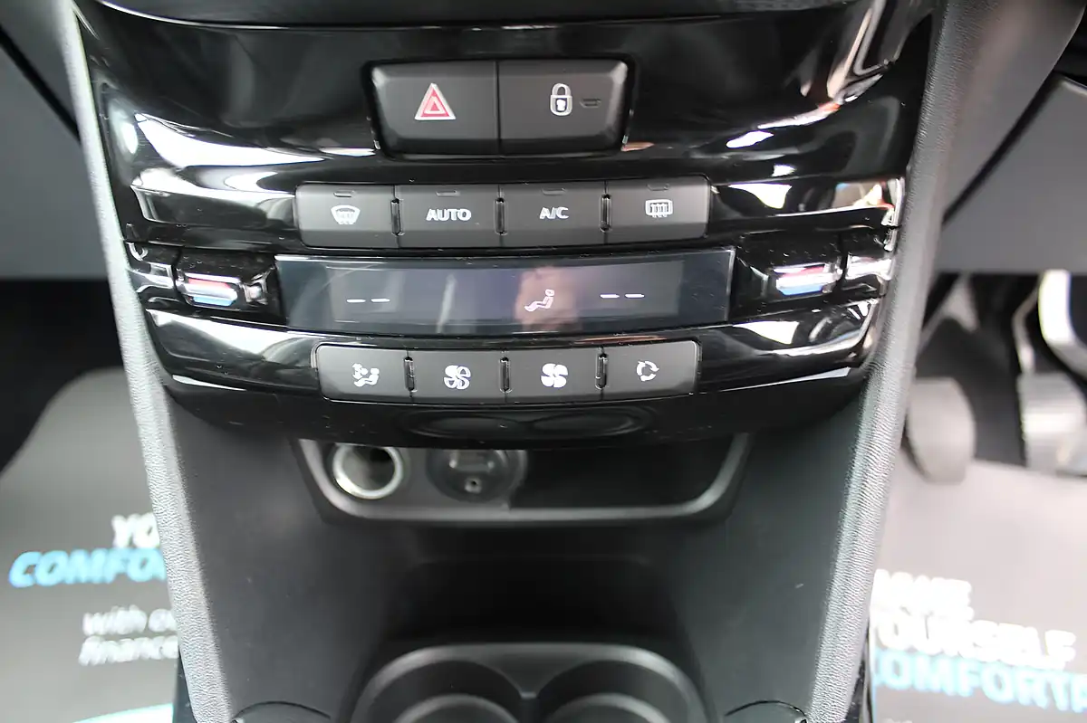 Used 2015 Peugeot 2008 Allure Grey - Interior and Exterior details 17