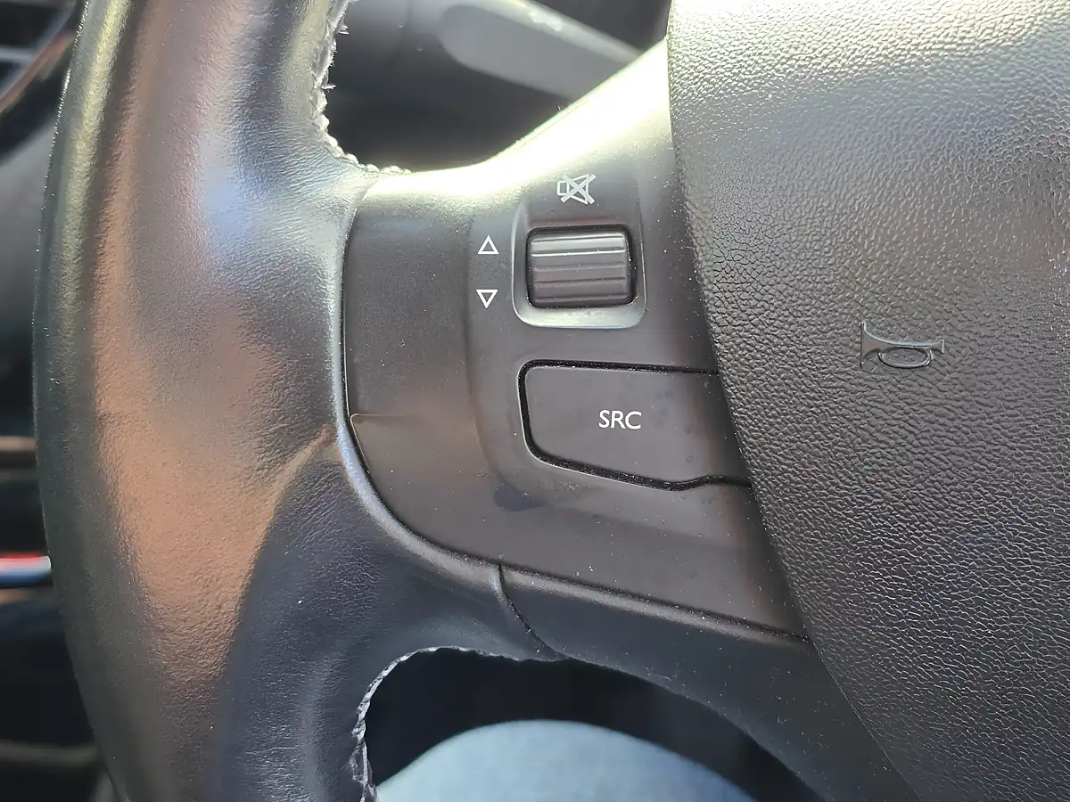 Used 2015 Peugeot 2008 Allure Red - Interior and Exterior details 14