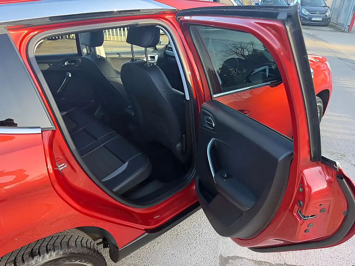 Used 2015 Peugeot 2008 Allure Red - Interior and Exterior details 16