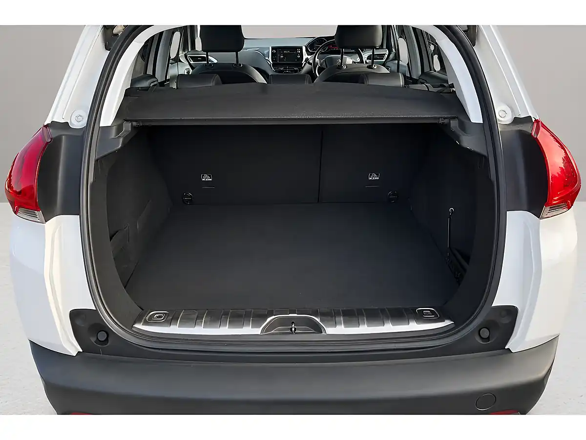 Used 2015 Peugeot 2008 Allure White - Interior and Exterior details 6