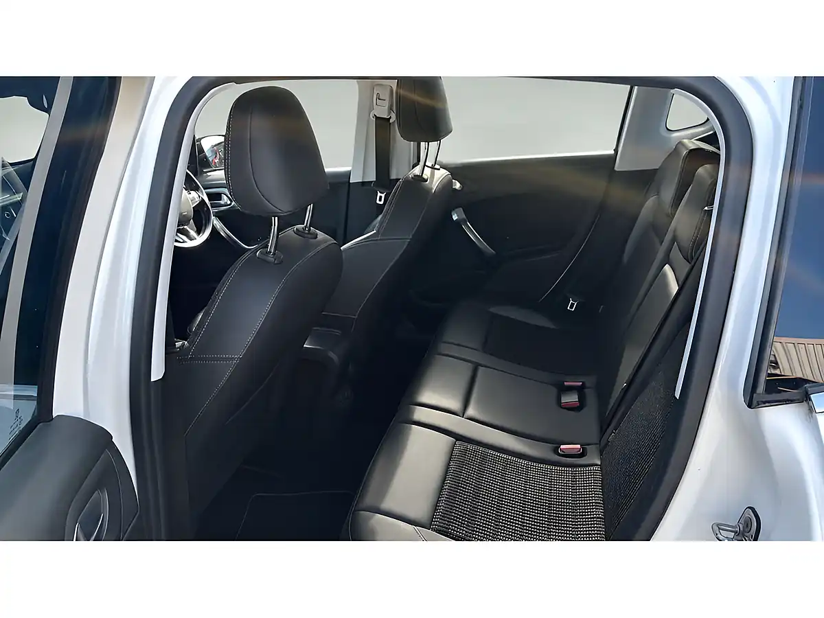 Used 2015 Peugeot 2008 Allure White - Interior and Exterior details 9