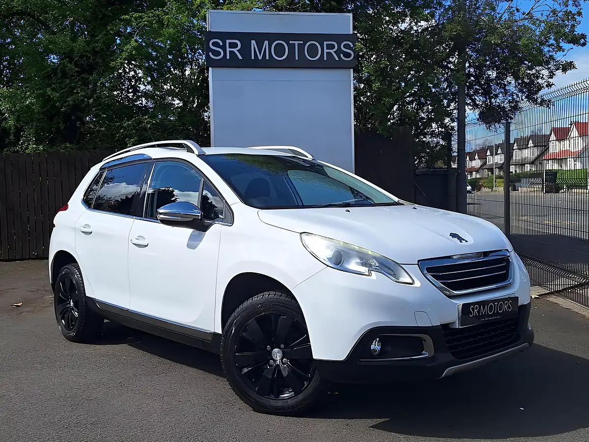 Used 2015 Peugeot 2008 Allure White - Front View