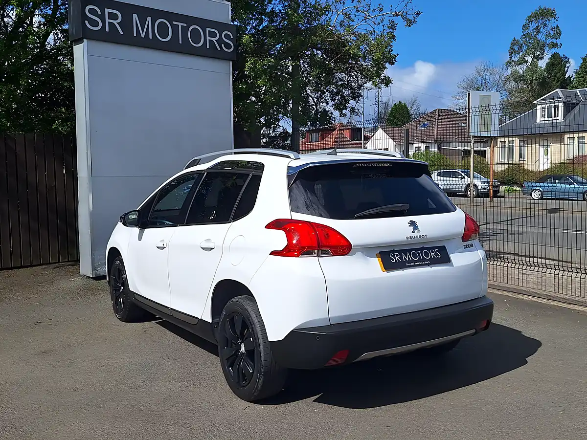 Used 2015 Peugeot 2008 Allure White - Interior and Exterior details 4