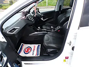 Used 2015 Peugeot 2008 Feline White - Interior and Exterior details 10