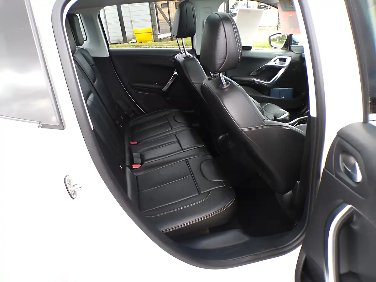 Used 2015 Peugeot 2008 Feline White - Interior and Exterior details 3