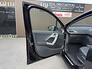 Used 2015 Peugeot 2008 Urban Cross Black - Interior and Exterior details 11