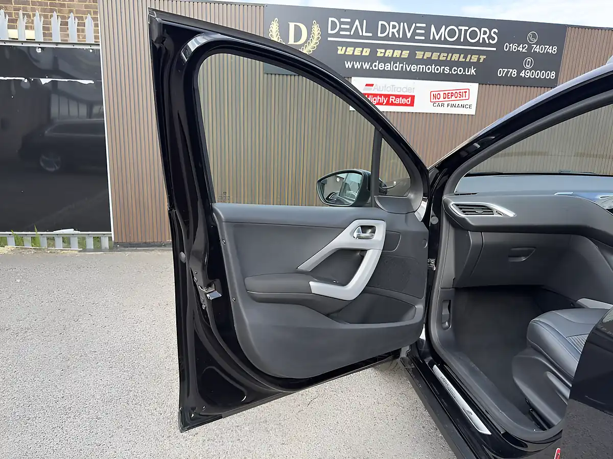 Used 2015 Peugeot 2008 Urban Cross Black - Interior and Exterior details 11