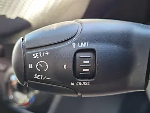 Used 2015 Peugeot 2008 Urban Cross Green - Interior and Exterior details 20