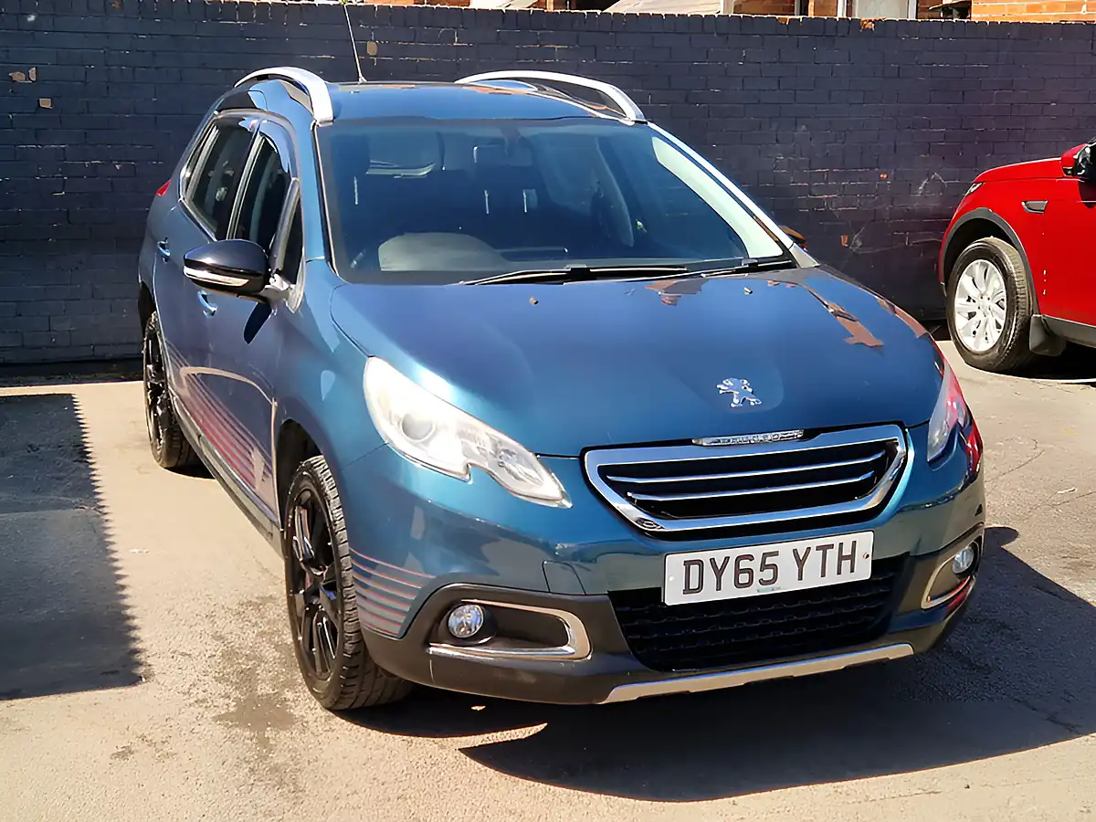 Used 2015 Peugeot 2008 Urban Cross Green - Interior and Exterior details 3