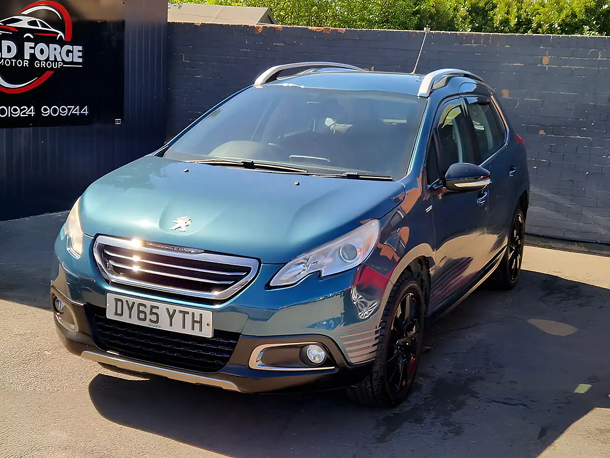 Used 2015 Peugeot 2008 Urban Cross Green - Interior and Exterior details 5