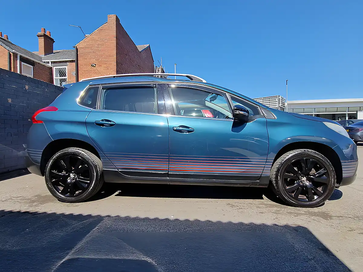 Used 2015 Peugeot 2008 Urban Cross Green - Interior and Exterior details 7