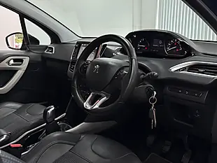 Used 2015 Peugeot 2008 Urban Cross Green - Interior and Exterior details 13