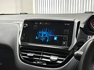 Used 2015 Peugeot 2008 Urban Cross Green - Interior and Exterior details 18