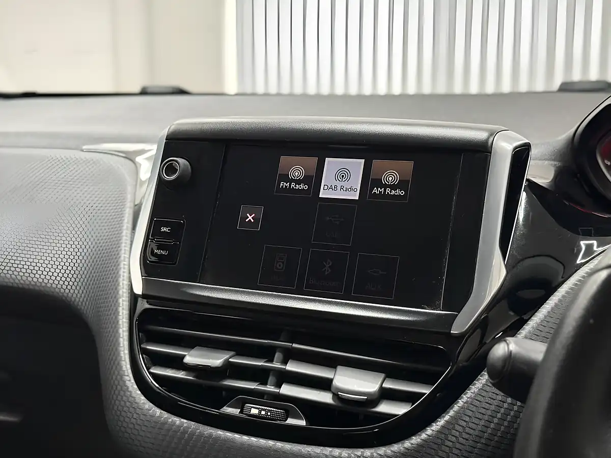 Used 2015 Peugeot 2008 Urban Cross Green - Interior and Exterior details 19