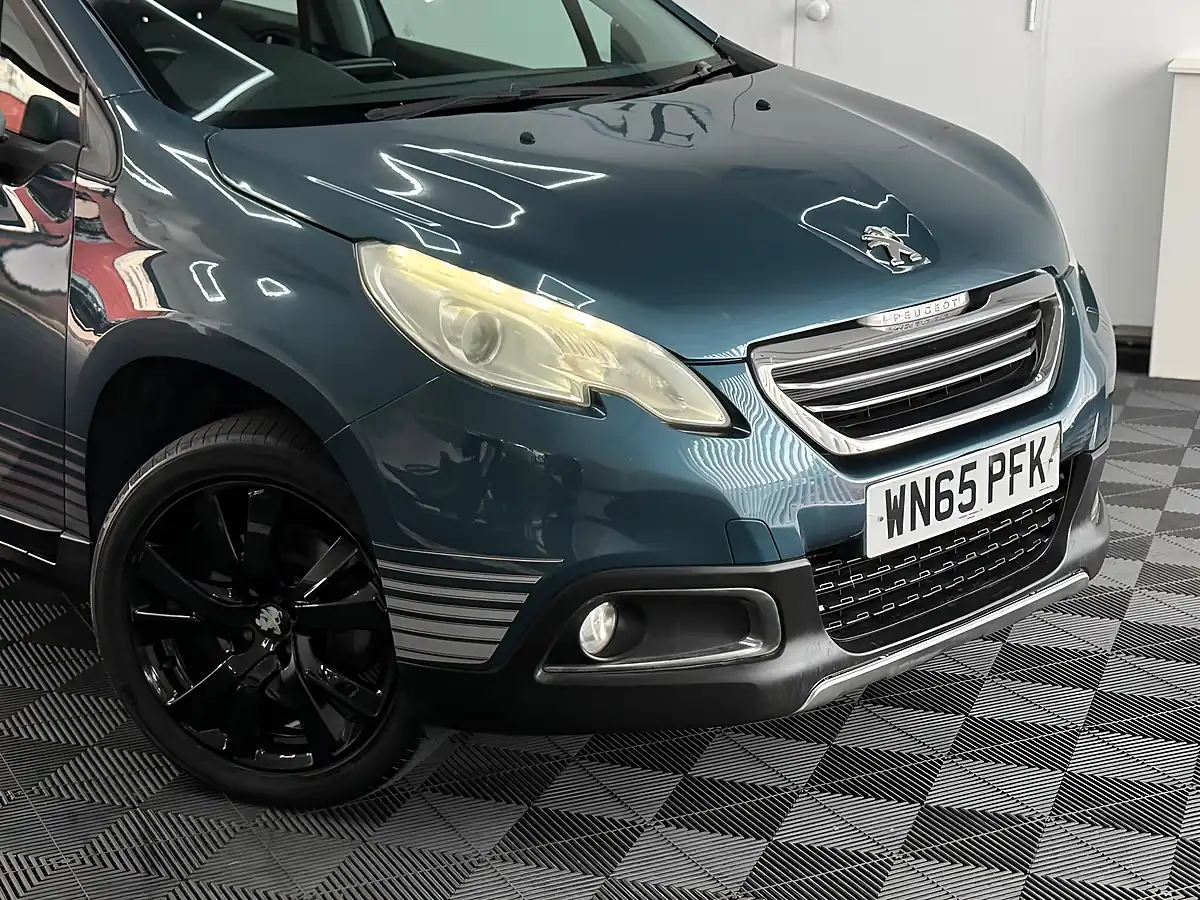 Used 2015 Peugeot 2008 Urban Cross Green - Interior and Exterior details 6