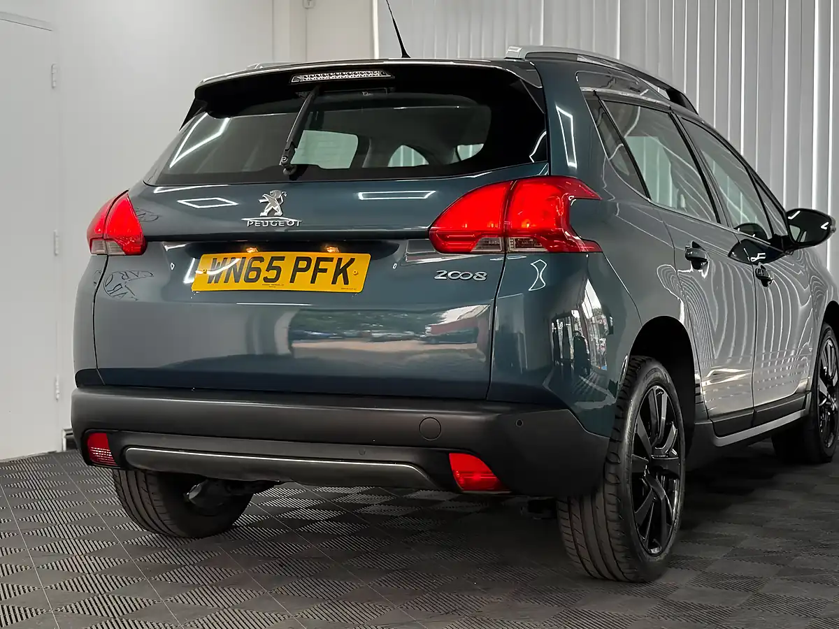 Used 2015 Peugeot 2008 Urban Cross Green - Interior and Exterior details 9