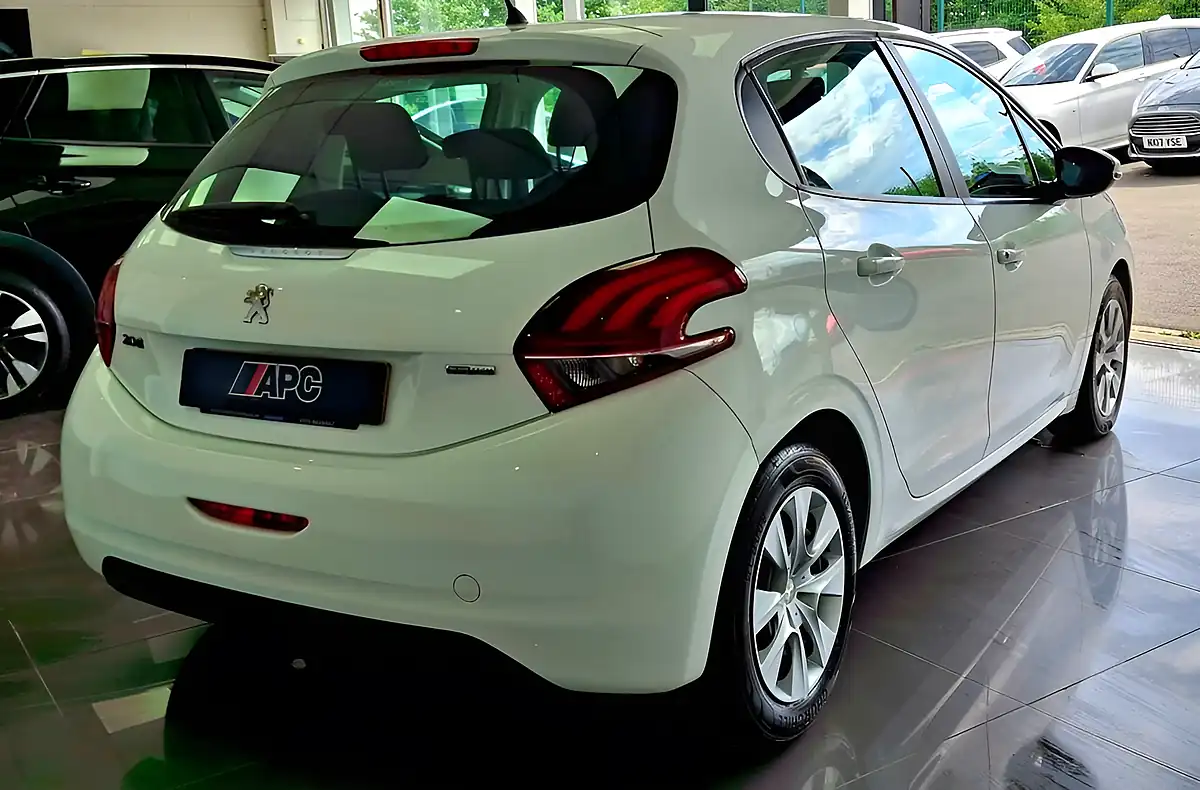 Used 2015 Peugeot 208 Access White - Interior and Exterior details 5