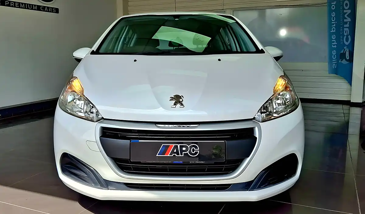 Used 2015 Peugeot 208 Access White - Interior and Exterior details 8