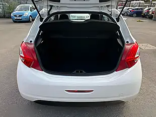 Used 2015 Peugeot 208 Access White - Interior and Exterior details 11