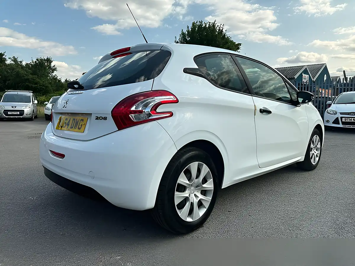 Used 2015 Peugeot 208 Access White - Interior and Exterior details 13