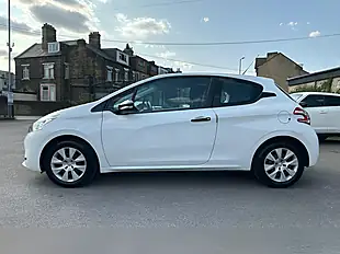 Used 2015 Peugeot 208 Access White - Interior and Exterior details 14