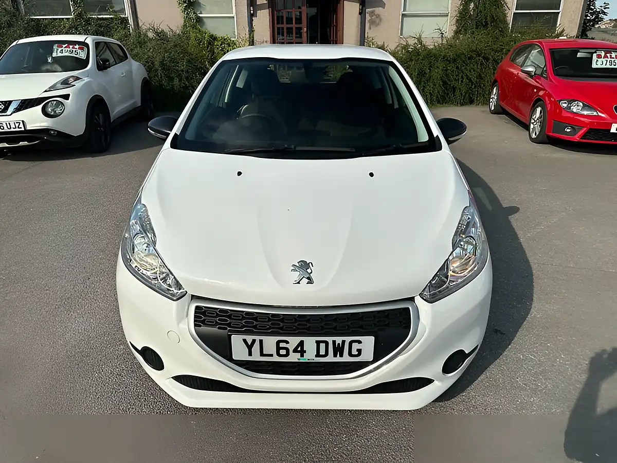Used 2015 Peugeot 208 Access White - Interior and Exterior details 9