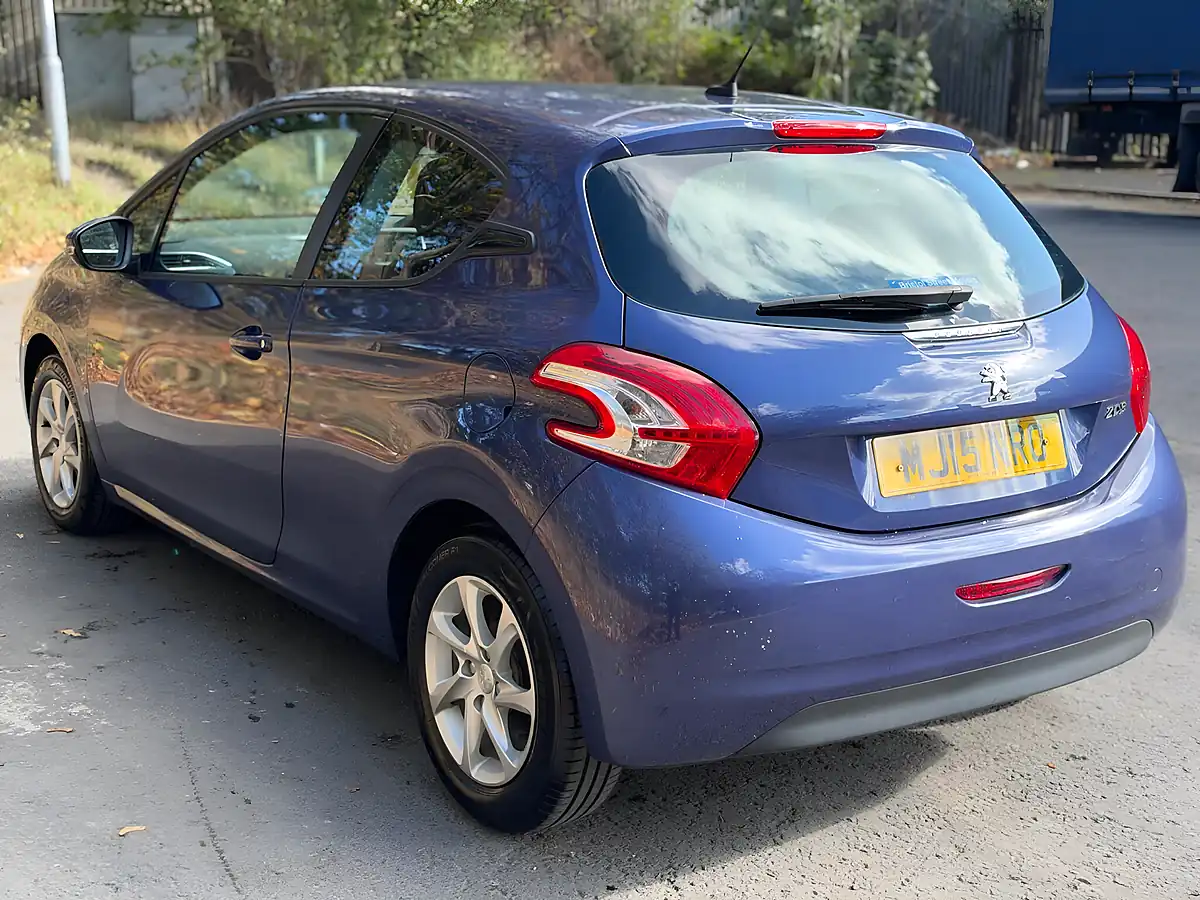 Used 2015 Peugeot 208 Active Blue - Interior and Exterior details 4