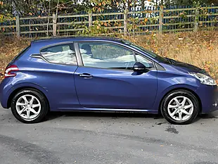Used 2015 Peugeot 208 Active Blue - Interior and Exterior details 8