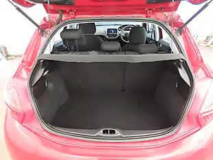 Used 2015 Peugeot 208 Active Red - Interior and Exterior details 6