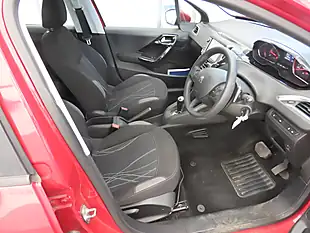 Used 2015 Peugeot 208 Active Red - Interior and Exterior details 7