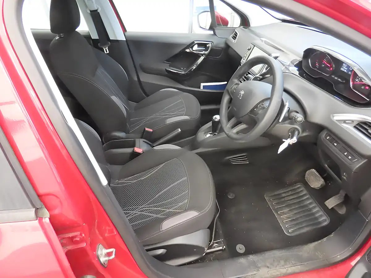 Used 2015 Peugeot 208 Active Red - Interior and Exterior details 7