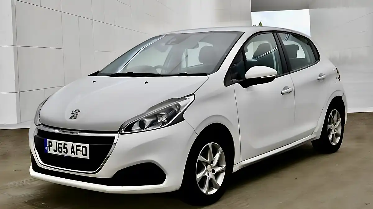 Used 2015 Peugeot 208 Active White - Interior and Exterior details 2