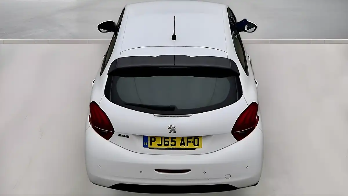 Used 2015 Peugeot 208 Active White - Interior and Exterior details 3