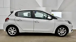 Used 2015 Peugeot 208 Active White - Interior and Exterior details 6