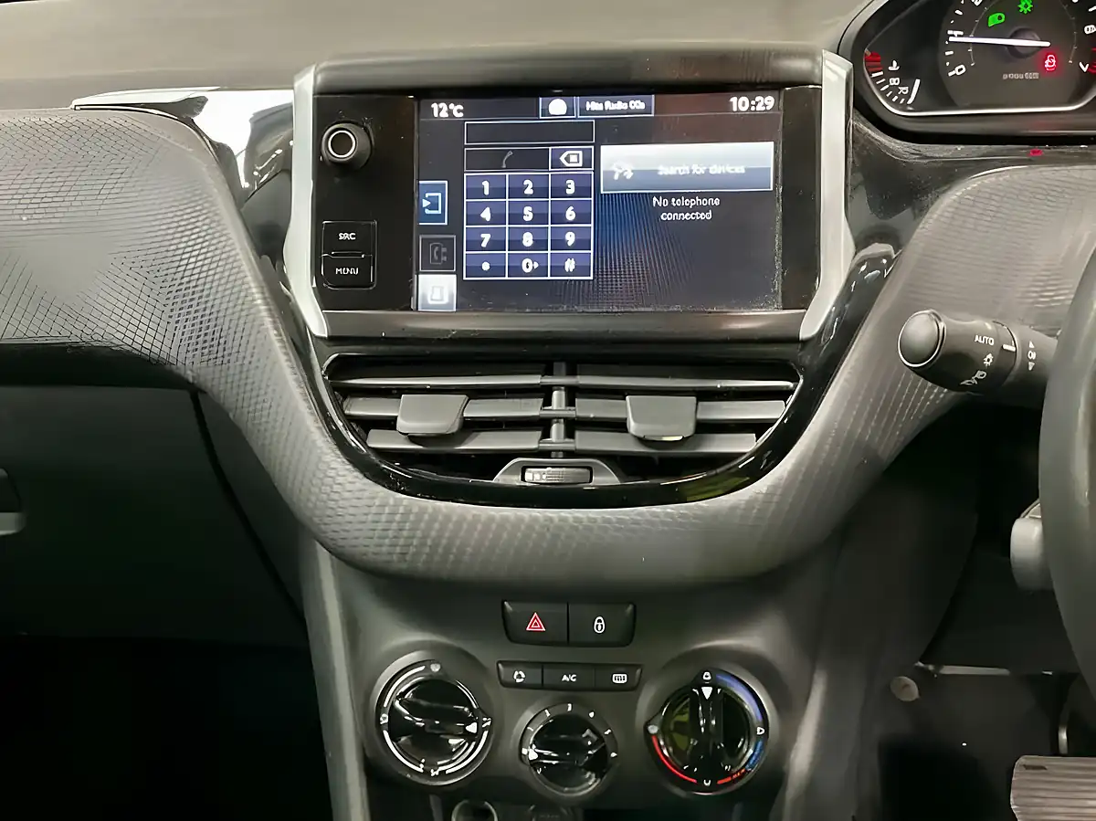 Used 2015 Peugeot 208 Active White - Interior and Exterior details 9