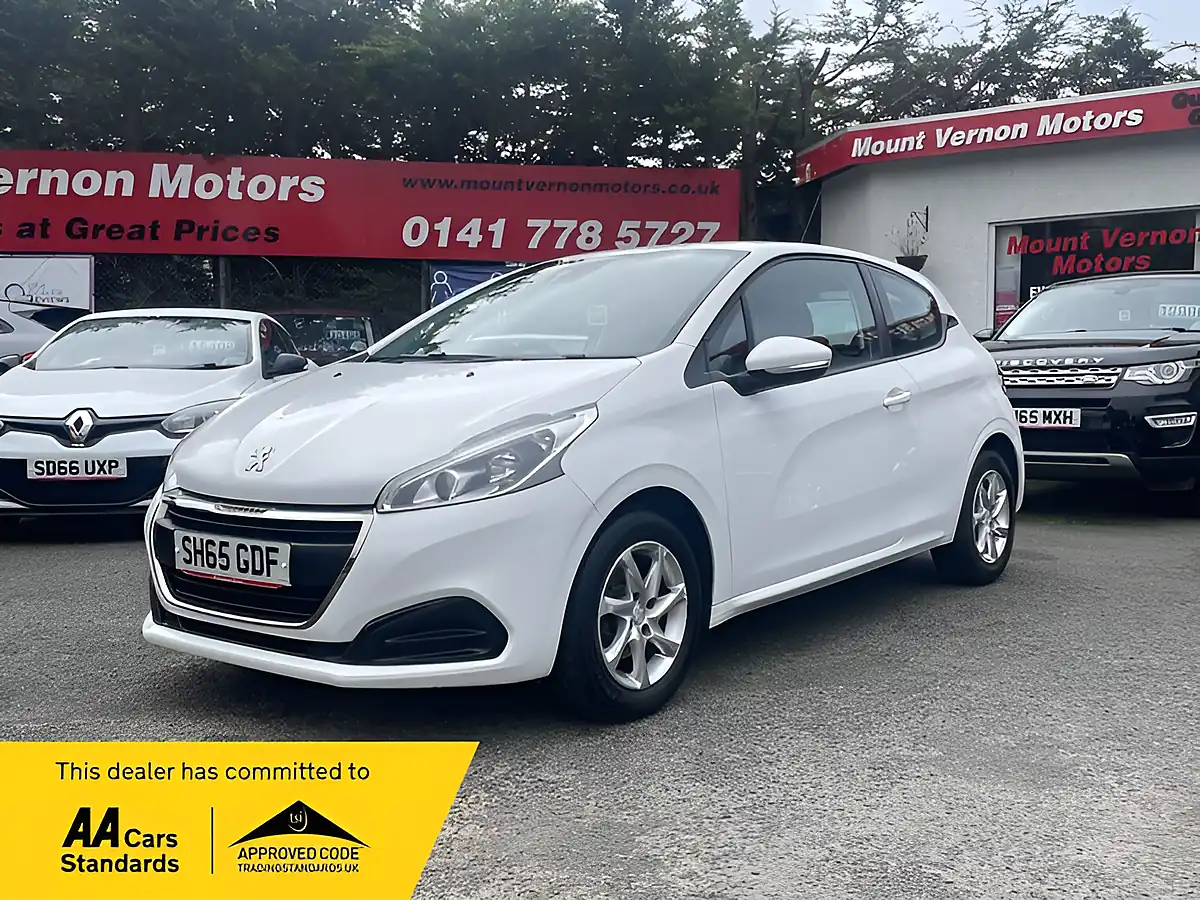 Used 2015 Peugeot 208 Active White - Front View