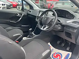 Used 2015 Peugeot 208 Active White - Interior and Exterior details 10