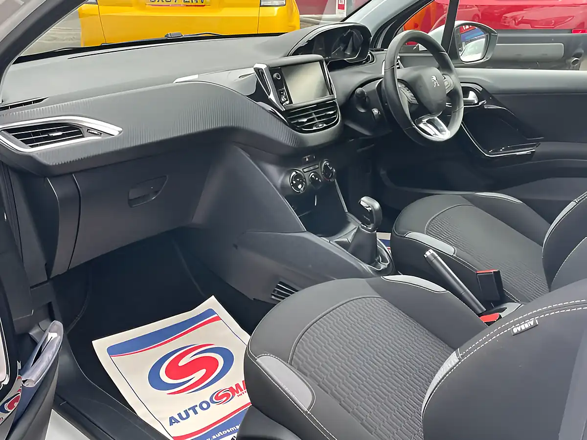 Used 2015 Peugeot 208 Active White - Interior and Exterior details 13