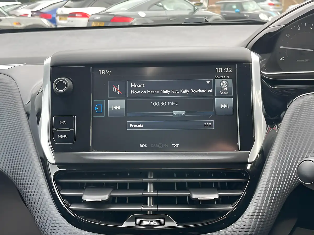 Used 2015 Peugeot 208 Active White - Interior and Exterior details 14