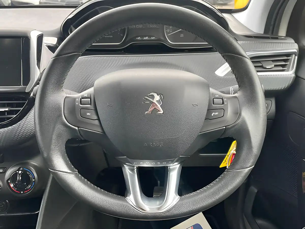 Used 2015 Peugeot 208 Active White - Interior and Exterior details 18